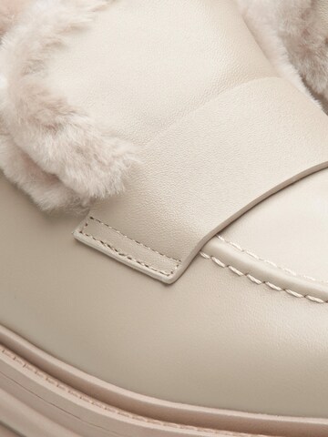 Boots '107-51' di Estro in beige