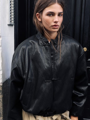 Veste mi-saison Pull&Bear en noir : devant