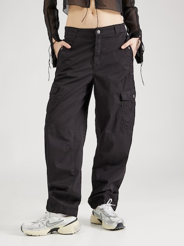 Summum Tapered Cargo Pants in Black: front