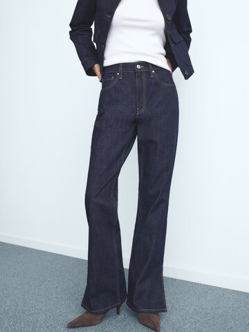 MANGO Flared Jeans 'ANAIS' in Blue: front