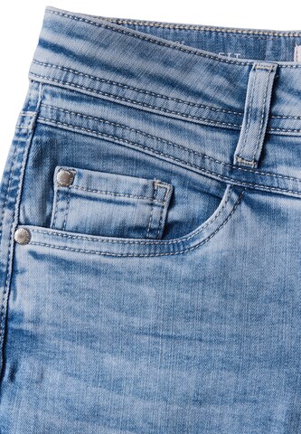 STREET ONE Bootcut Jeans in Blau