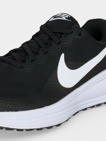 Scarpa da corsa 'Revolution 8' di NIKE in nero