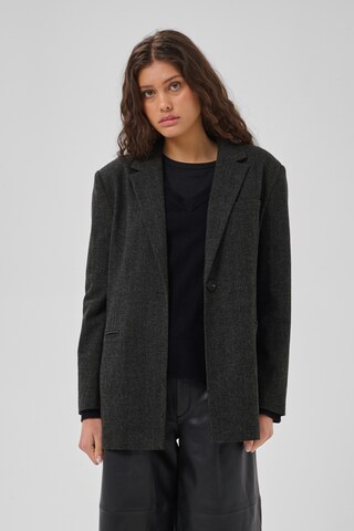 My Essential Wardrobe Blazer in Brown: front