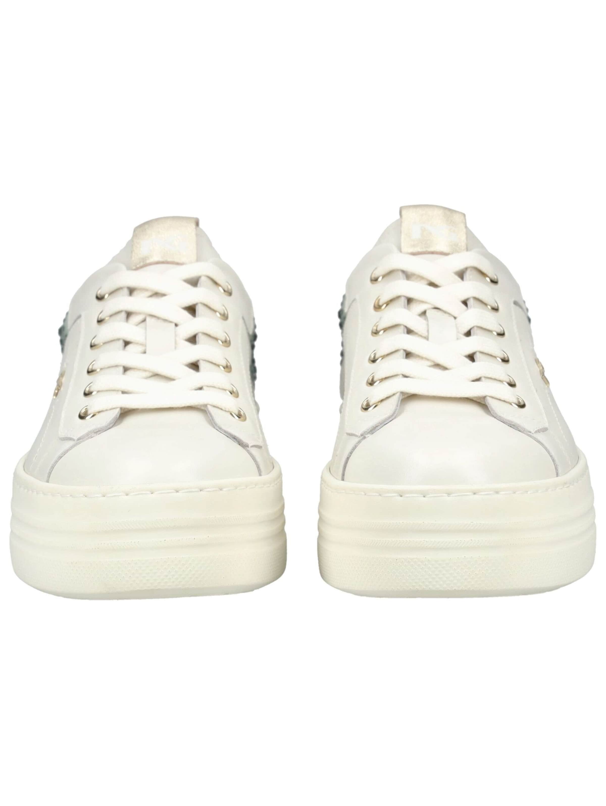 Baskets basses Nero Giardini en blanc