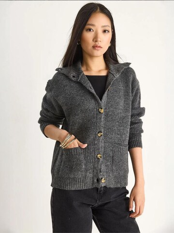 Cardigan Bianco Lucci en gris