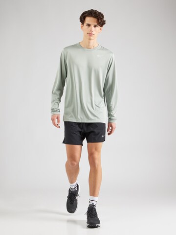NIKE Функциональная футболка в Зеленый
