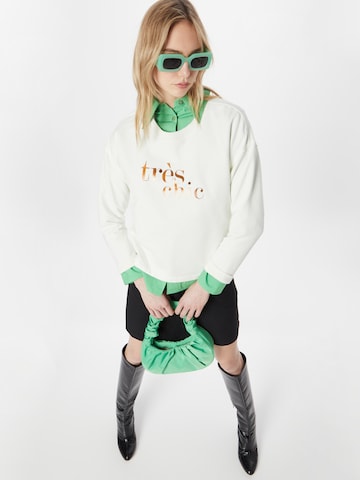 ABOUT YOU Sweatshirt 'Samira' in Wit