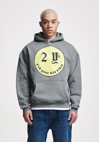 2Y Studios Sweatshirt 'Smiley' in Grey: front