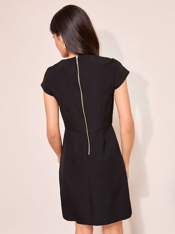 Rochie de la Friends Like These pe negru