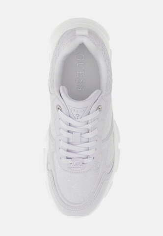 Sneaker bassa 'INDYE' di GUESS in bianco