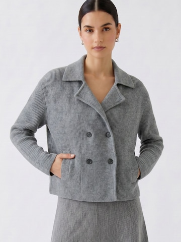 OUI Strickjacke in Grau: Vorderseite