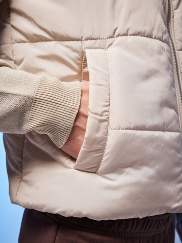 SHYX Bodywarmer 'Jim' in Beige