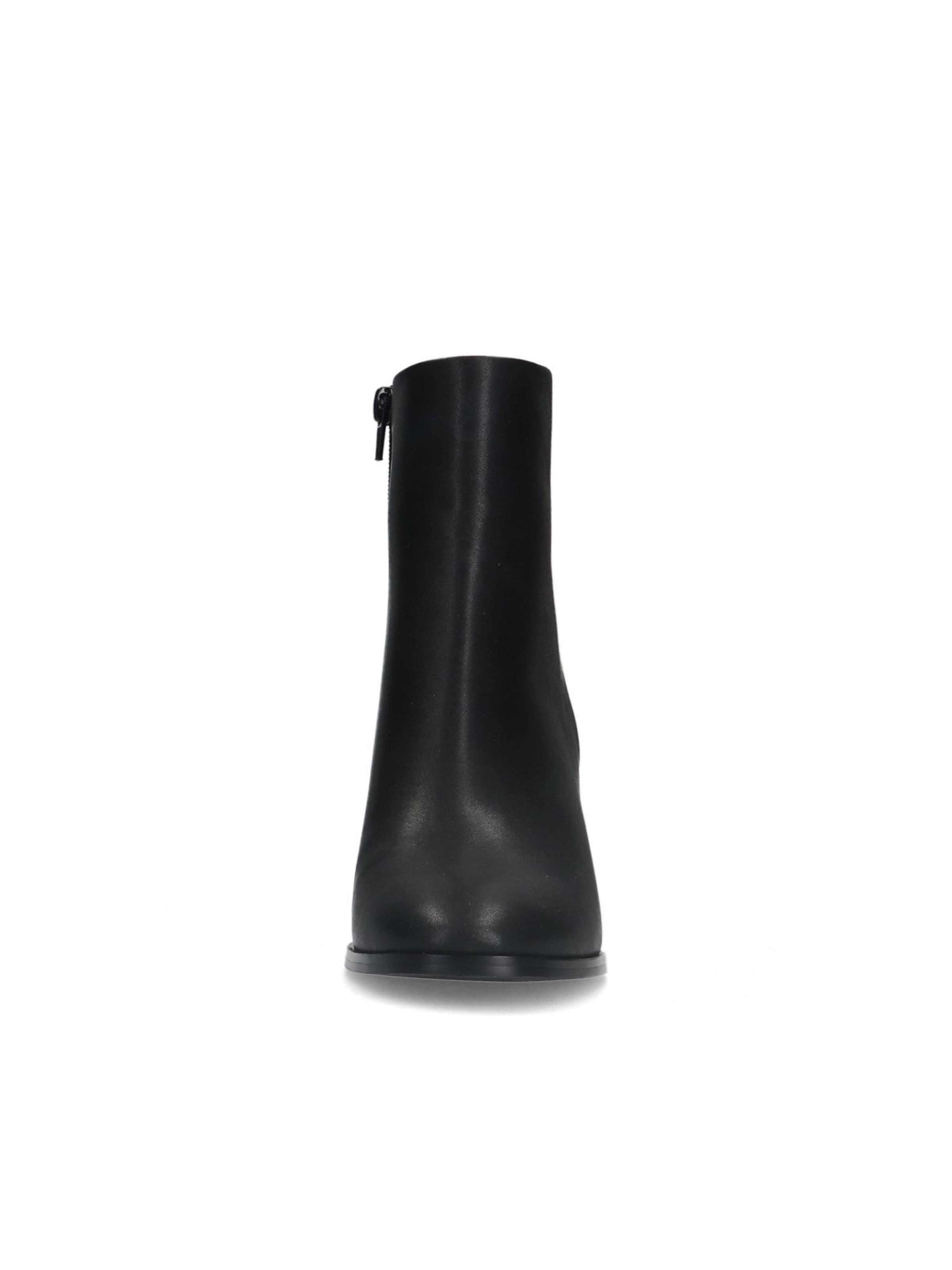 SACHA Ankle Boots in Black