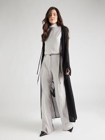 Calvin Klein Обычный Плиссированные брюки в Серый