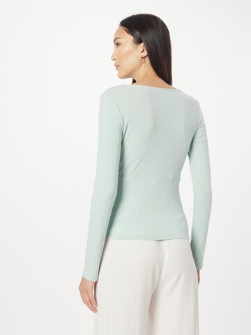 ABOUT YOU Shirt 'Linn' in Groen