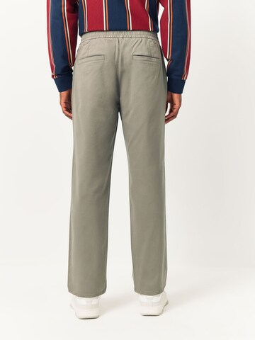 Next Normální Chino kalhoty – šedá