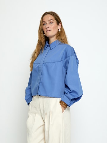 Peppercorn Koszulka 'Nikki' w kolorze niebieski: przód