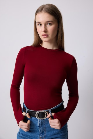 Touche Prive Pullover in Rot: Vorderseite