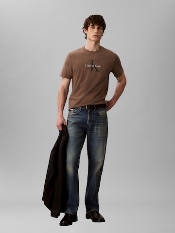 Calvin Klein Jeans T-Shirt in Braun