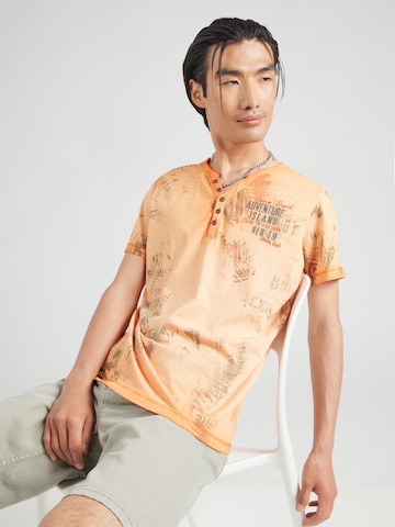 CAMP DAVID Bluser & t-shirts i orange: forside