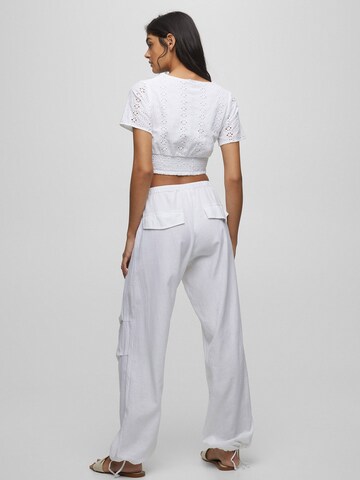 Largi Pantaloni de la Pull&Bear pe alb