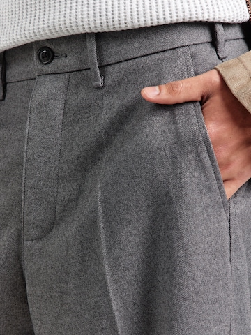 Abercrombie & Fitch Baggy Hose in Grau