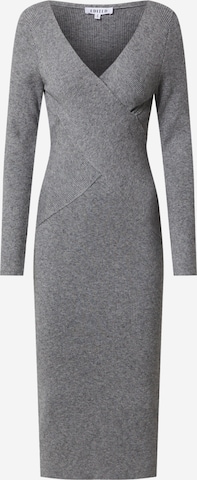 EDITED Stickad klänning 'Poppy' i grå: framsida