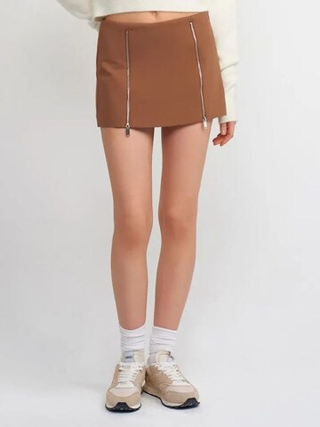 Dilvin Skirt in Beige: front