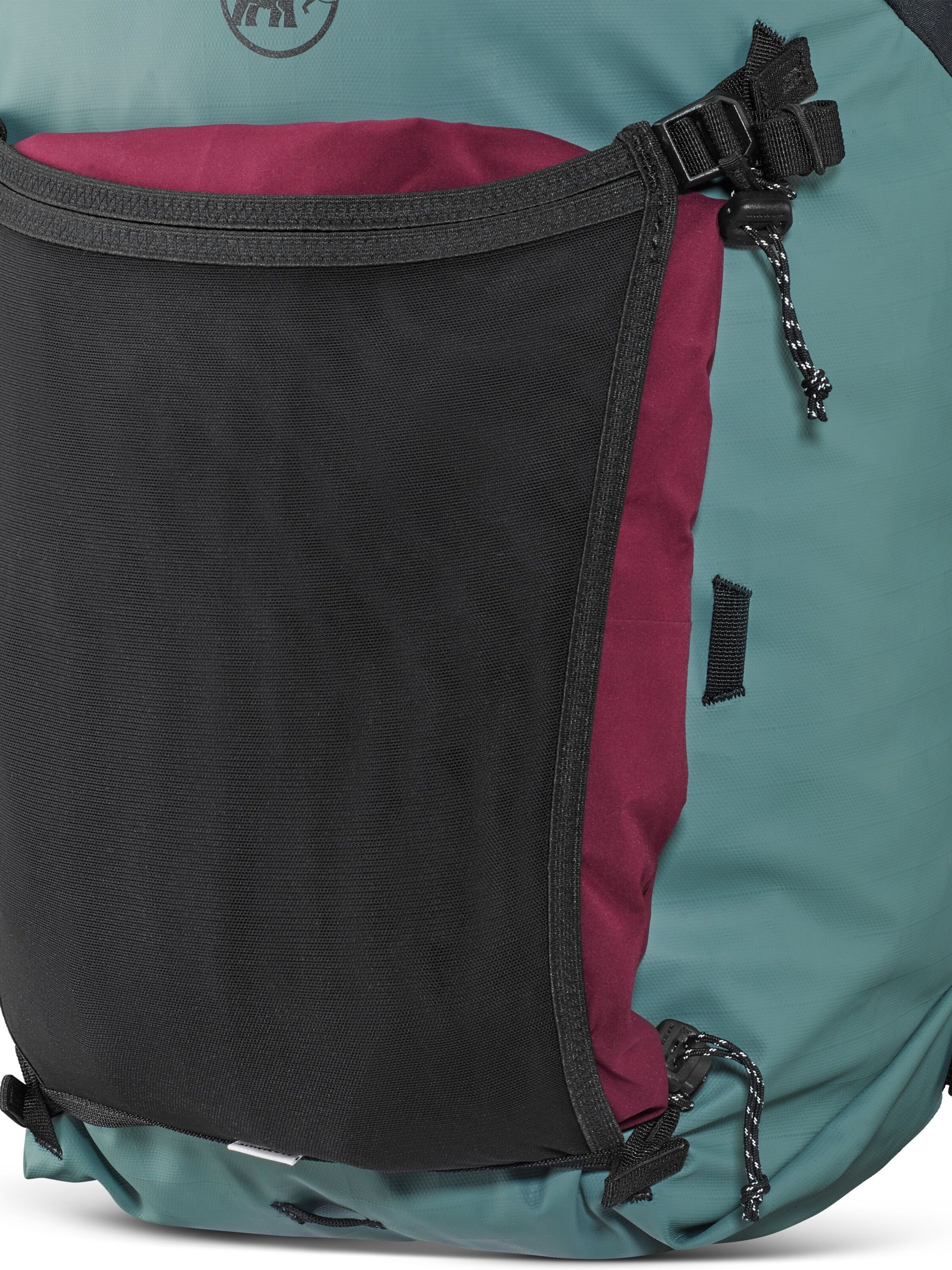 MAMMUT Sports Backpack in Green