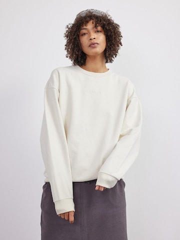 BEARTH Sweatshirt in Beige: front