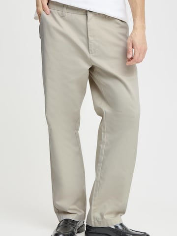 !Solid Regular Chinohose 'SDAlann' in Beige