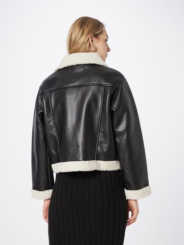 Veste mi-saison 'Alina' Gina Tricot en noir