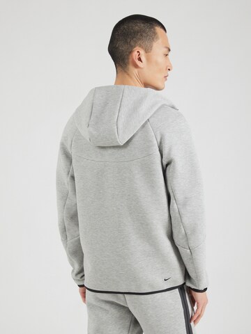 Nike Sportswear Sweatjacka 'Tech Fleece' i grå