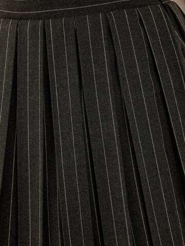 Hiccup Skirt in Grey