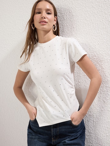 TrendyolMajica - bijela boja