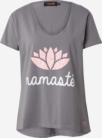 pelēks miss goodlife T-Krekls 'Namasté': no priekšpuses