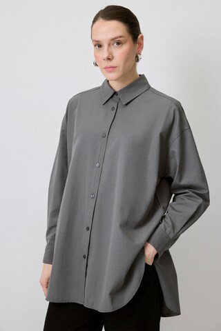 Touche Prive Bluse in Grau