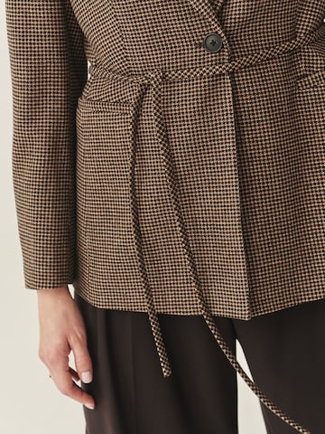 TATUUM Välikausitakki värissä beige