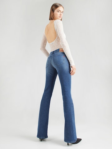 DIESEL Flared Jeans '1969 D-EBBEY' in Blau