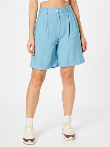 Trendyol Loose fit Pleated Pants in Blue: front