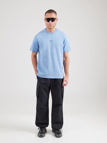T-Shirt 'PREM ESS' Nike Sportswear en bleu