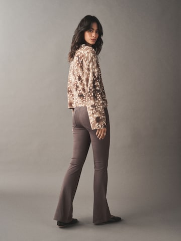 Next Flared Jeggings in Bruin