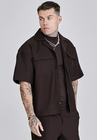 Fit confort Chemise SikSilk en marron : devant