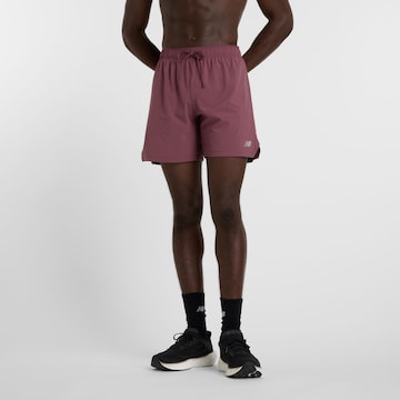 Regular Pantalon de sport new balance en violet : devant