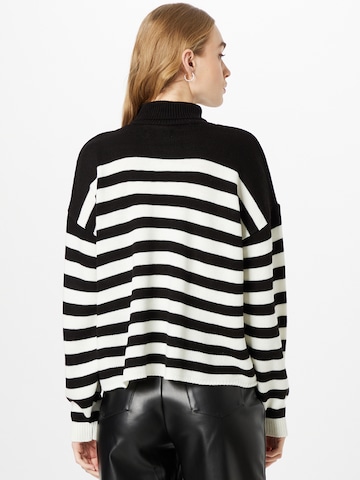 In The Style Pullover in Schwarz