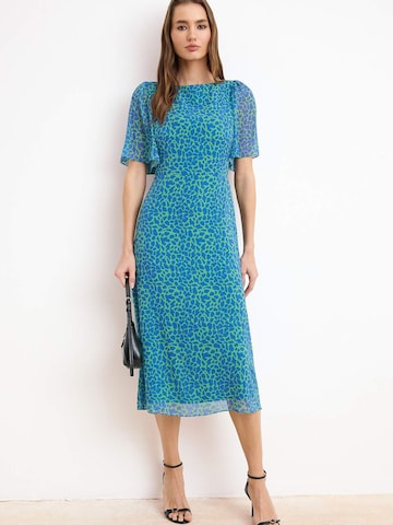 Trendyol Платье в Зеленый: спереди