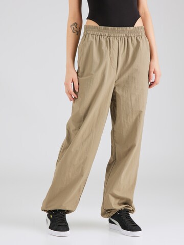 Loosefit Pantaloni 'Fumiko' di modström in beige: frontale