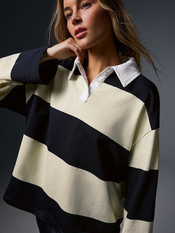 Maglietta di Bershka in giallo