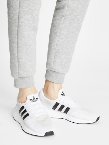 ADIDAS ORIGINALS Sneakers 'Swift Run 22' in White: front