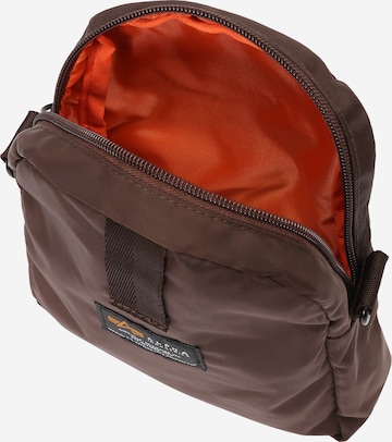 ALPHA INDUSTRIES Skuldertaske i brun